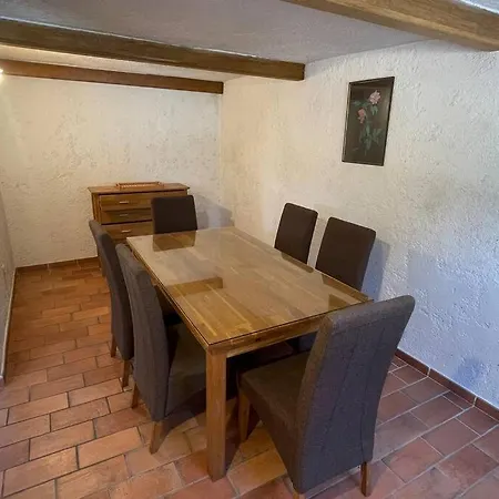 Semesterbostad Family House Simba