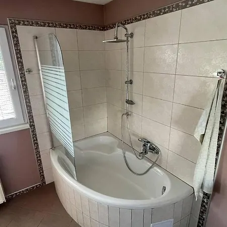 Family House Simba Semesterbostad