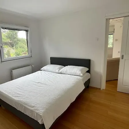 Family House Simba Semesterbostad *